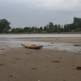 Slider 2 -Pause auf einer Sandbank am Rhein